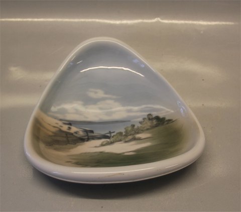 Lyngby Porcelain Lyngby 111-1-90 Tray with landscape 21.5 x 19.5 cm