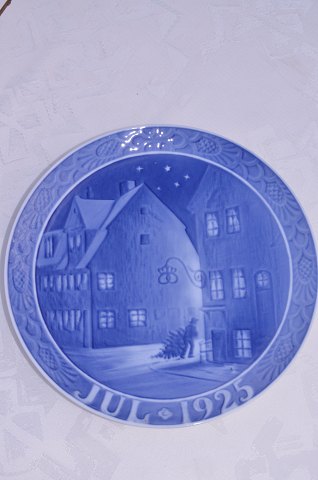 Royal Copenhagen Christmas plate 1925