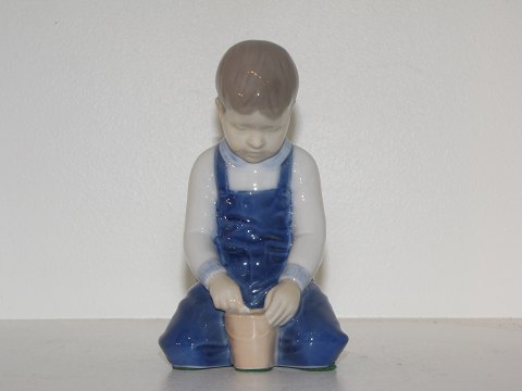 Bing & Grondahl figurine
Boy playing