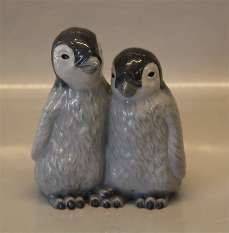 Royal Copenhagen figurine 0325 RC Penquin youngs 12 cm Allan Therkelsen 
