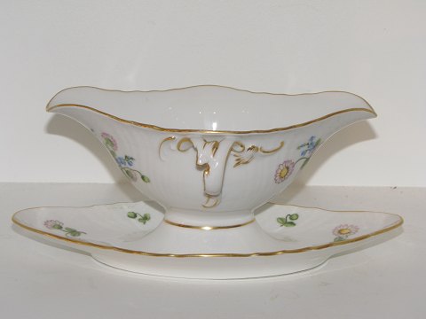 Bellis & Coltsfoot
Gravy boat from 1894-1928