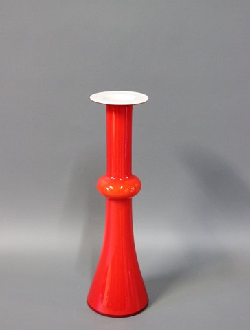 Coral flashed White opal glass vase from the series "Carnaby". from Holmegaard.
5000m2 showroom.
