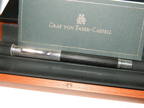 Graf von Faber-Castell fyldepen i Grenadilla træ