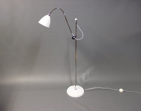 Bestlite floor lamp, model BL3, designed by Robert Dudley in 1930.
5000m2 showroom.