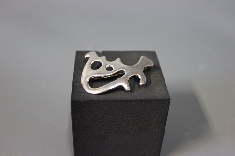 Brooch in 925 sterling silver by F. Juhls.
5000m2 showroom.