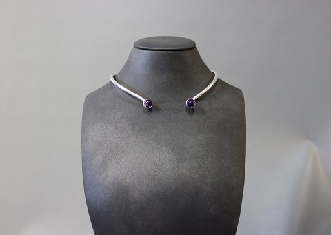 Heavy 925 sterling silver choker with 2 amethysts. 
5000m2 showroom.