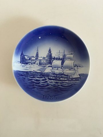 Desirée H.C. Andersen Fairytale Christmas Plate 1985. "Kronborg Castle, Holger 
the Dane"