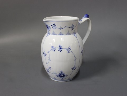 Royal Copenhagen blue fluted milk jug.
5000m2 showroom.