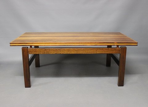 Rosewood coffeetable of Danish Design from the 1960s.
5000m2 showroom.