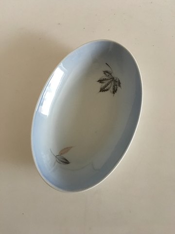 Bing & Grondahl Falling Leaves Oval Cake Dish No 39