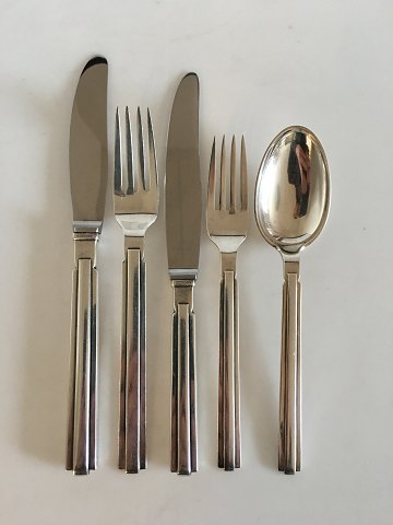 Hans Hansen Arvesølv no. 18 Flatware Set for 8 People. 40 Pieces in Sterling 
Silver