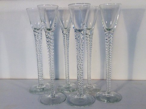 Kastrup/Holmegaard
Amager / Twist
High snap glass 4cl.
22cm high