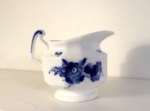 Royal Copenhagen
Blaue Blume
eckig
Sahnekännchen 
# 10/8564
* 200kr
* 200kr