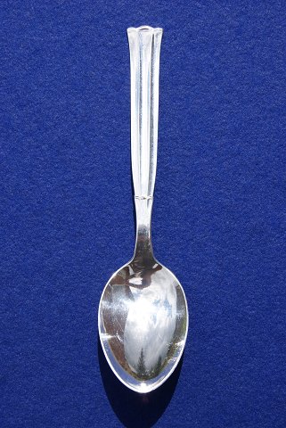 Regent Victoria silver plated dessert spoons 17.5cms