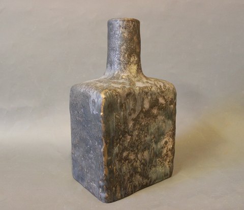 Grey edged ceramic vase in great vintage condition.
5000m2 showroom.