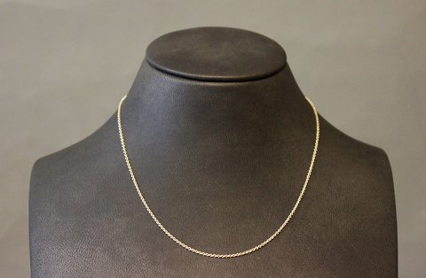 Simpel necklace in silver.
5000m2 showroom.