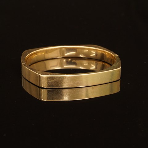 Jos. Kahn, Kopenhagen: Ovaler Armring mit 
Schliesse. 14kt Gold