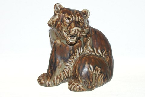 Royal Copenhagen figure, Sitting Bear
Design: Knud Kyhn
Dek.nr. 20206