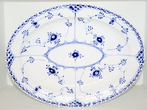 Blue Fluted Half Lace
Platter 33 cm. #628