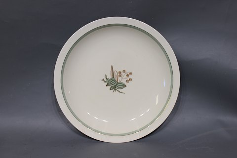 Royal Copenhagen "Hjertegræs" round dish, no.: 884/9482.
5000m2 showroom.