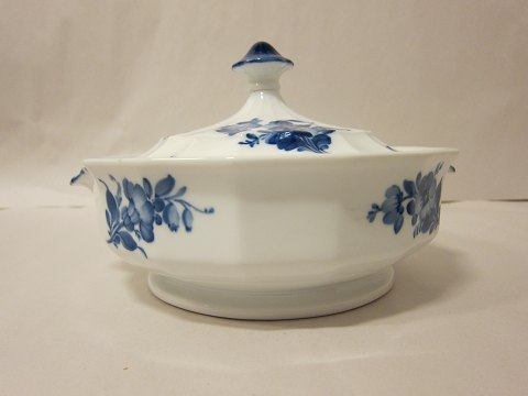 Royal Copenhagen, Blue Flower, Angular
Covered dish, 1. grade
RC-nr. 8535
15 cm x 25 cm
We have a good choice of Blue Flower
Please contact us for further information