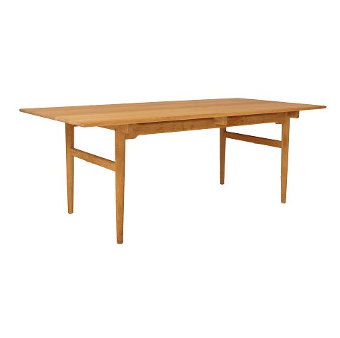 Hans J. Wegner: Spisebord i massiv eg. CH 327. H: 
73cm. Plade: 94x189cm