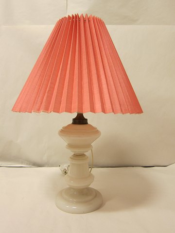 Opalinelamp
Opaline-glass-lamp
About 1880
Works with electricitet