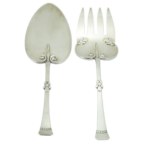 P. Hertz; A fish silver serving set