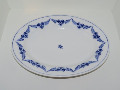 Star Blue Fluted
Small platter 25 cm.