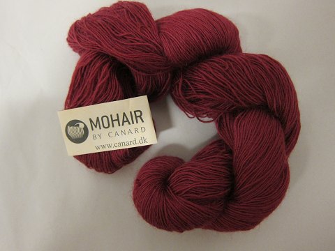 Kidmohair - 1-ply
Kidmohair is a natural product of a very high quality from the angora goat from 
South Africa
The colour shown is: Rhododendron, Colourno 1117
1 ball of wool containing 50 grams
