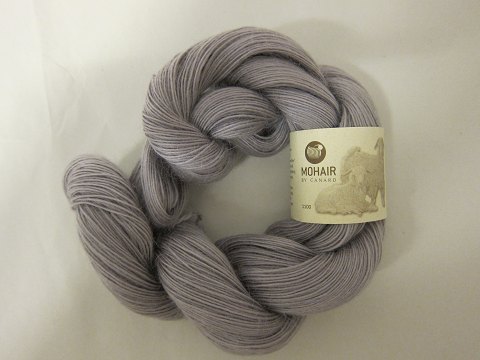 Kidmohair - 1-ply
Kidmohair is a natural product of a very high quality from the angora goat from 
South Africa
The colour shown is: Syrian rose, Colourno 1137
1 ball of wool containing 50 grams