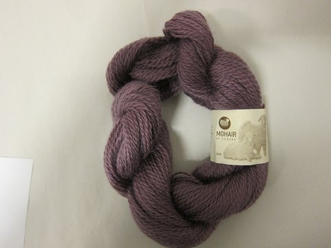 Kidmohair - 2-ply
Kidmohair is a natural product of a very high quality from the angora goat from 
South Africa
The colour shown is: Grape-coloured, Colourno 2004
1 ball of wool containing 50 grams