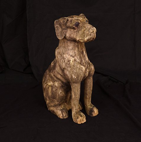 Stor hundefigur, træ. Frankrig ca. år 1880. H: 
51cm