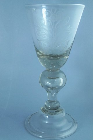Engraved Norwegian Nøstetangen glass