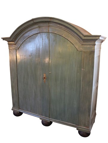 Green painted large baroque cabinet from Denmark around the year 1760.
5000m2 showroom.