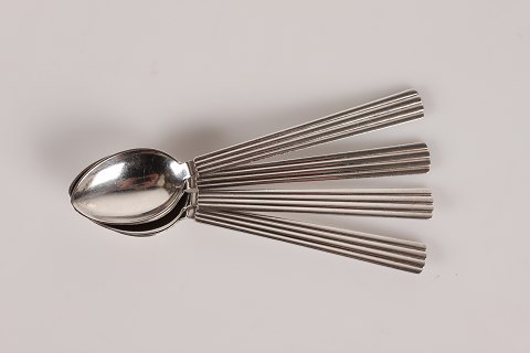 Georg Jensen
Bernadotte
af sterling sølv
Theskeer
L 12,5 cm