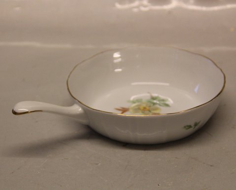 B&G Scotch Rose Porcelain 053 Fried egg dish 3.5 x dia 14 cm (with handle 20.5 
cm) B