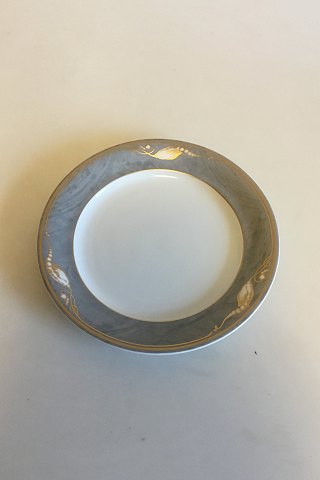 Royal Copenhagen Grey Magnolia Lunch Plate No 622