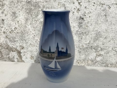 Bing & Grondahl
Vase
# 1302/6247
* 250kr