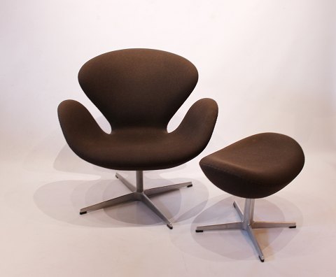 The Swan chair, model 3320, and stool, model 3127, designed by Arne Jacobsen in 
1958 and manufactured by Fritz Hansen in 2001/2003.
5000m2 showroom.