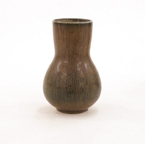 Eva Stæhr Nielsen for Saxbo: Vase med sung glasur. 
Signeret. H: 13cm