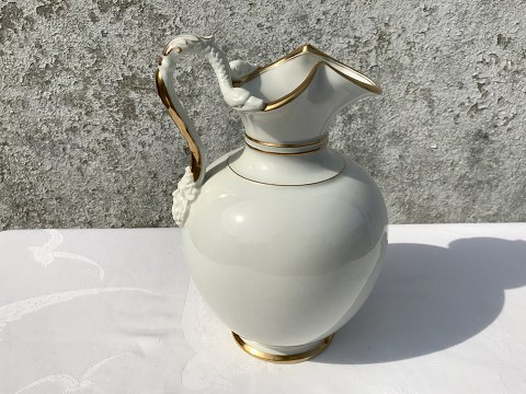 Bing & Grondahl
Jug with snake handle
* 950kr