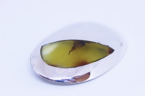 Brooch of silver and amber.
5000m2 showroom.