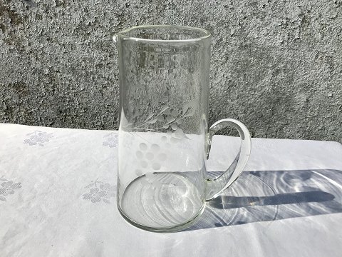 glass Pitcher
With grape vines
* 400kr