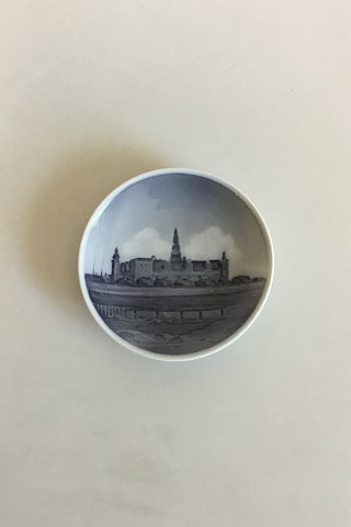 Royal Copenhagen Commemorative Plate  Hamlets Kronborg