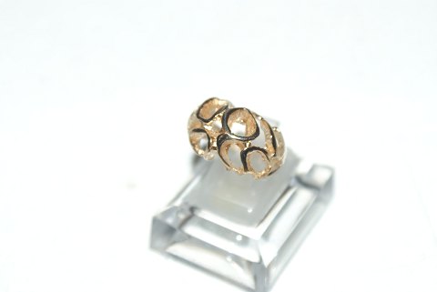 Elegant lady ring in 14 carat gold