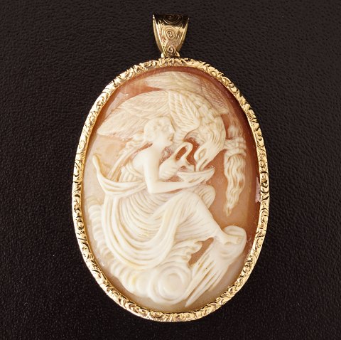 Bernhard Hertz; A cameo pendant, 14k gold