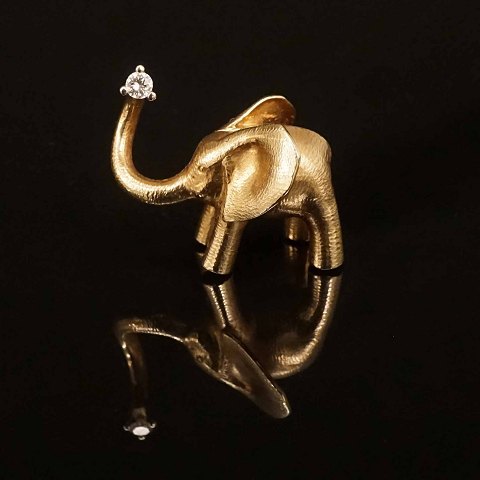 Ole Lynggaard, Dänemark: Elephantenschliesse aus 
14kt Gold. Gestempelt. Schliesse: 2x2,8cm. G: 
10,9gr