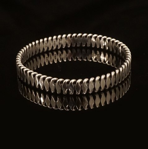 Hans Hansen: Armring aus Sterlingsilber. #202. D: 
6,3cm. G: 47gr