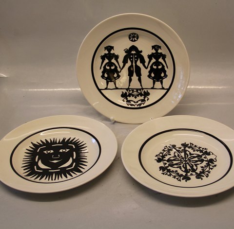 Luncheon plate 21 cm, White Silhuettes - Paper cuts by HC Andersen Royal 
Copenhagen Aluminia Faience